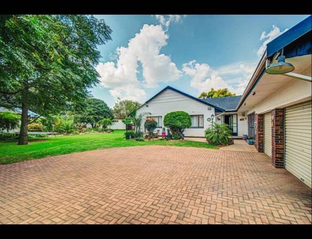 4 BEDROOM HOUSE FOR SALE IN PARKDENE